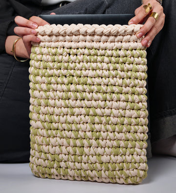 Cozy - Crochet Laptop Sleeve