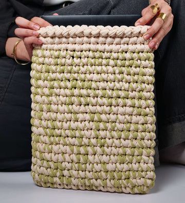 Cozy - Crochet Laptop Sleeve